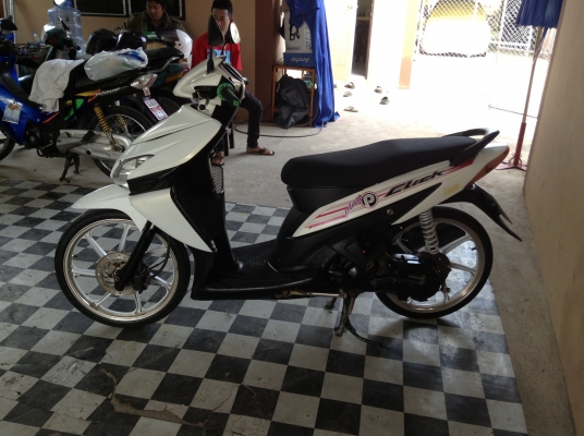 ขาย!!!ฮอนด้าคลิ๊ก ล้อแม๊ก ปี50 รถเครื่องดีคับ มีเล่มทะเบียนครบ ภาษีไม่หมด