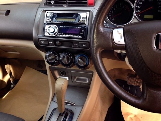 ฟรีดาวน์ ออกรถไม่ต้องใช้เงินซักบาทครับ HONDA CITY i-DSI 1.5 AT ปี 2005 รถสวยจัดเดิมๆ เครื่องแห้งแรงดี ภายในเก๋งคอนโซลสวยครบ CD MP3 เบาะหุ้มหนัง พ.เพาเวอร์ ก.ไฟฟ้า กุญแจรีโมท ช่วงล่างแน่น ล้อแม็กลายสวย เอกสารทะเบียนครบพร้อมโอน ราคาต่อรองได้ครับ