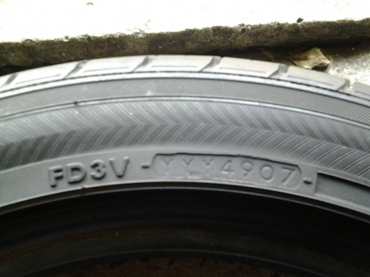 ขายเศษยาง YOKOHAMA DB 205/50/16 ปลายปี07 ยางนิ่มเหมือนใหม่ครับ