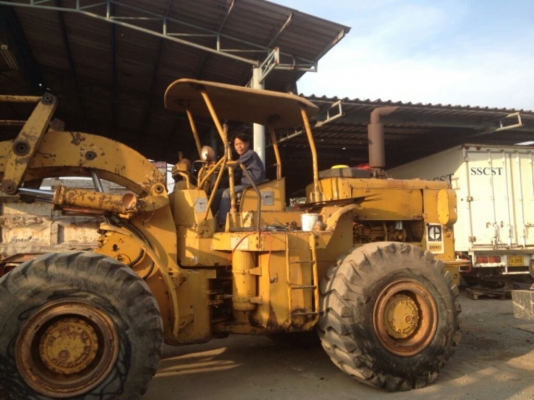 ต้องการขายรถตักCAT 966C