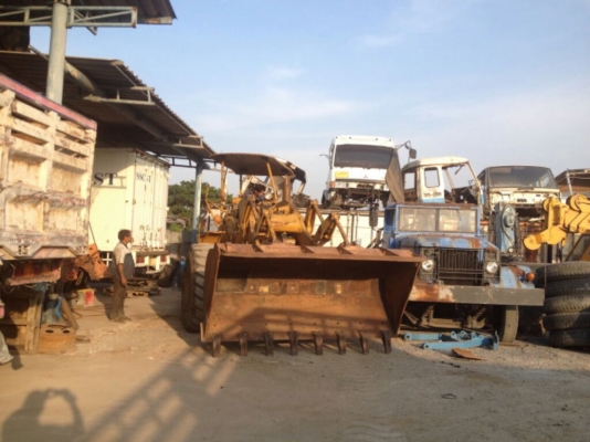 ต้องการขายรถตักCAT 966C
