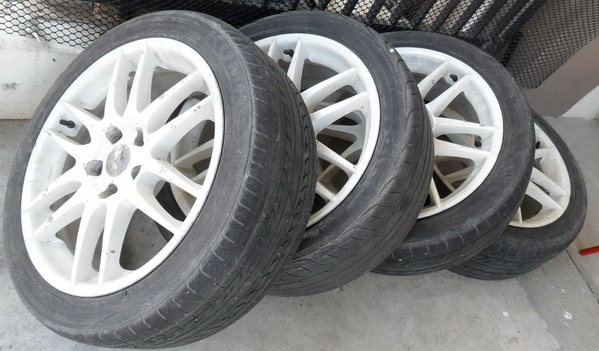 ล้อ  กะทะเหล็ก ล้อแม็กมีเป็นชุด  และเป็นคู่