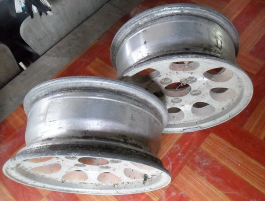 ล้อ  กะทะเหล็ก ล้อแม็กมีเป็นชุด  และเป็นคู่