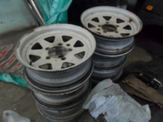 ล้อ  กะทะเหล็ก ล้อแม็กมีเป็นชุด  และเป็นคู่