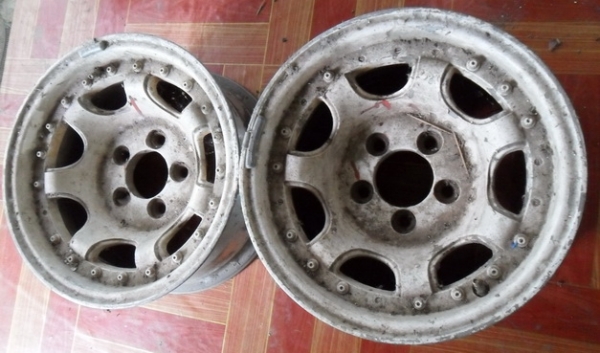 ล้อ  กะทะเหล็ก ล้อแม็กมีเป็นชุด  และเป็นคู่