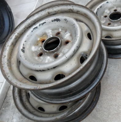 ล้อ  กะทะเหล็ก ล้อแม็กมีเป็นชุด  และเป็นคู่