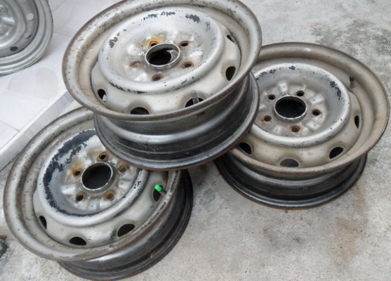 ล้อ  กะทะเหล็ก ล้อแม็กมีเป็นชุด  และเป็นคู่