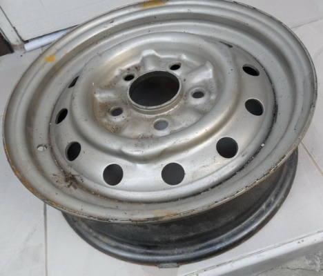 ล้อ  กะทะเหล็ก ล้อแม็กมีเป็นชุด  และเป็นคู่