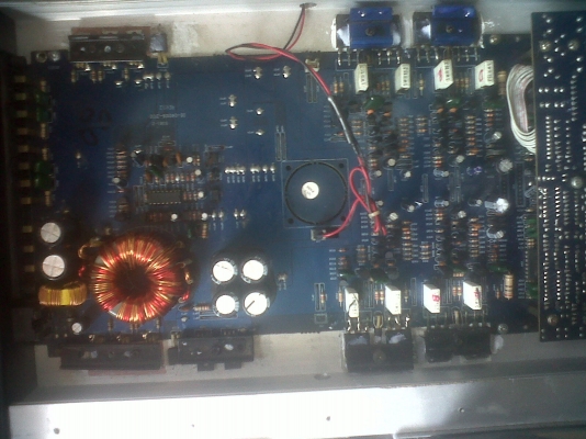 ขายพาวเวอร์ เวิลดเทค คลาส ab 4ch 1200 บาทครับ (ไม่มีฝาหลัง)