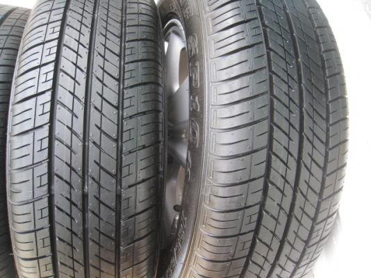 ขายล้อแม็กป้ายแดง Toyota Avanza 15"x5" et45 4 รู 114.3 + ยางยางผลิตสัปดาห์ที่ 41 ปี13 พร้อมน็อตล้อเดิม  สนใจติดต่อเล็กคลองสาม (081-3747940)