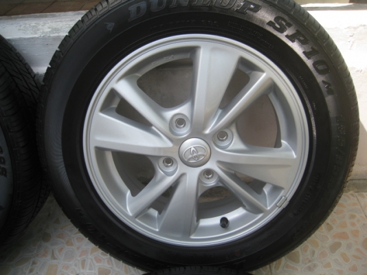 ขายล้อแม็กป้ายแดง Toyota Avanza 15"x5" et45 4 รู 114.3 + ยางยางผลิตสัปดาห์ที่ 41 ปี13 พร้อมน็อตล้อเดิม  สนใจติดต่อเล็กคลองสาม (081-3747940)