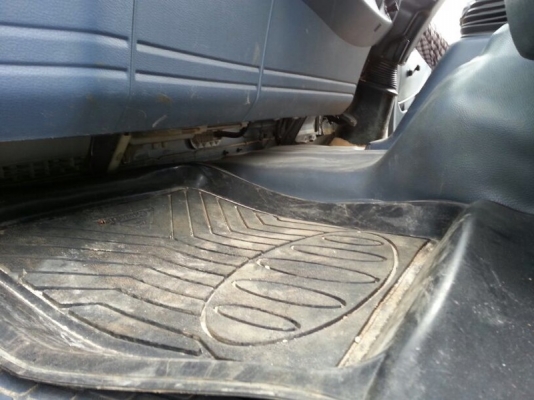 รถฮีโน่ 6 ล้อดั้ม 170 แรงม้า ปี 50  ( รถวิ่ง 4x,xxx กม. )   สนใจติดต่อ 081 - 6079515