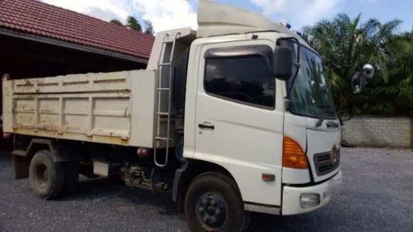 รถฮีโน่ 6 ล้อดั้ม 170 แรงม้า ปี 50  ( รถวิ่ง 4x,xxx กม. )   สนใจติดต่อ 081 - 6079515