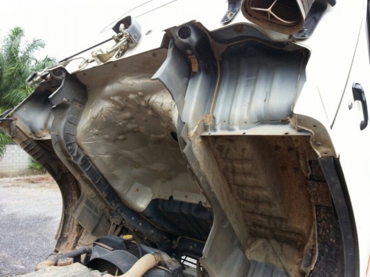 รถฮีโน่ 6 ล้อดั้ม 170 แรงม้า ปี 50  ( รถวิ่ง 4x,xxx กม. )   สนใจติดต่อ 081 - 6079515