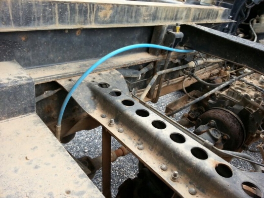 รถฮีโน่ 6 ล้อดั้ม 170 แรงม้า ปี 50  ( รถวิ่ง 4x,xxx กม. )   สนใจติดต่อ 081 - 6079515