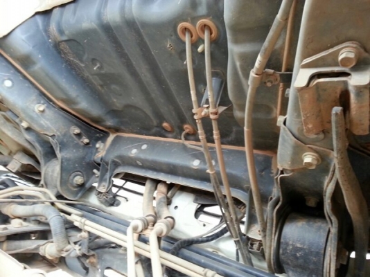 รถฮีโน่ 6 ล้อดั้ม 170 แรงม้า ปี 50  ( รถวิ่ง 4x,xxx กม. )   สนใจติดต่อ 081 - 6079515