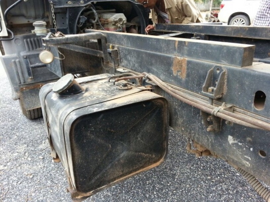 รถฮีโน่ 6 ล้อดั้ม 170 แรงม้า ปี 50  ( รถวิ่ง 4x,xxx กม. )   สนใจติดต่อ 081 - 6079515