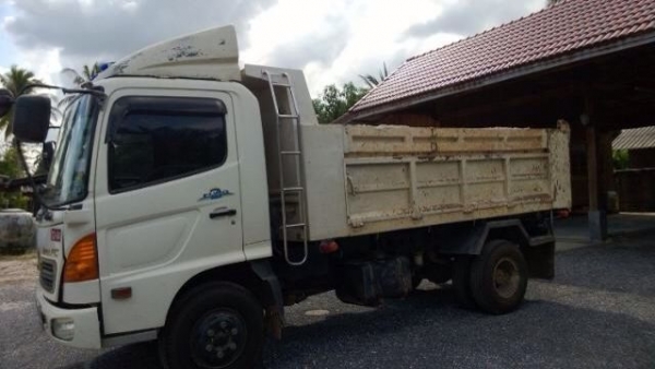 รถฮีโน่ 6 ล้อดั้ม 170 แรงม้า ปี 50  ( รถวิ่ง 4x,xxx กม. )   สนใจติดต่อ 081 - 6079515