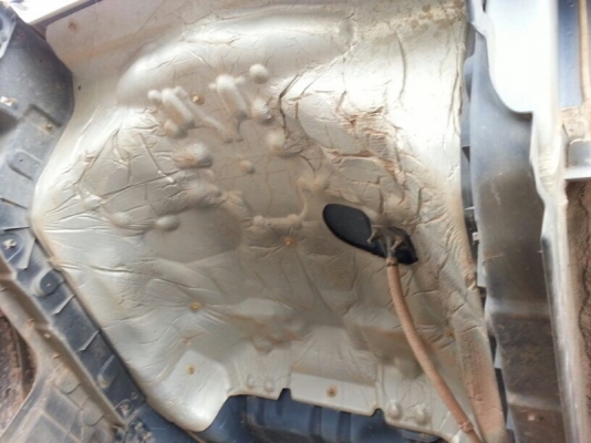 รถฮีโน่ 6 ล้อดั้ม 170 แรงม้า ปี 50  ( รถวิ่ง 4x,xxx กม. )   สนใจติดต่อ 081 - 6079515