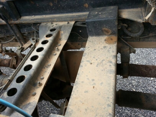 รถฮีโน่ 6 ล้อดั้ม 170 แรงม้า ปี 50  ( รถวิ่ง 4x,xxx กม. )   สนใจติดต่อ 081 - 6079515