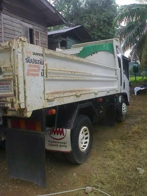 รถอีซูซุ 6 ล้อดั้ม NPR 150 แรงม้า ปี 54   สนใจติดต่อ 081 - 6079515