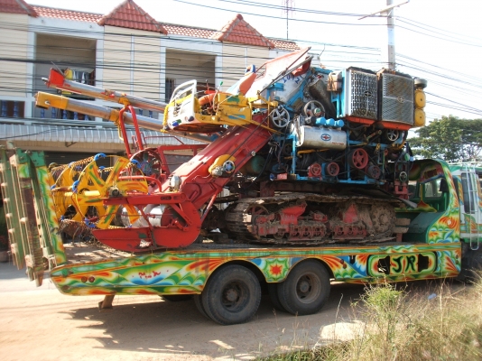 ขายด่วนรถเกี่ยวข้าวศักดิ์พัฒนา KM49 ขายด่วนรถเกี่ยวข้าวศักดิ์พัฒนา KM49