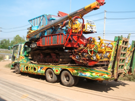 ขายด่วนรถเกี่ยวข้าวศักดิ์พัฒนา KM49 ขายด่วนรถเกี่ยวข้าวศักดิ์พัฒนา KM49