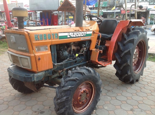 รถแทรกเตอร์คูโบต้า L4202 สภาพดีมากๆ เดิมๆ พร้อมใช้งาน เครื่องดี มีผานหลัง 1 พวง รถแทรกเตอร์คูโบต้า L4202 สภาพดีมากๆ เดิมๆ พร้อมใช้งาน เครื่องดี มีผานหลัง 1 พวง