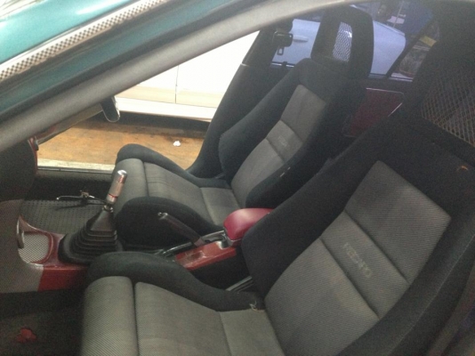 รถบ้าน COROLLA ตัวท๊อบเครื่องดี ช่างล่างดี แก๊ส+น้ำมัน สีสวย เบาะซิ้งแท้ ภายในสอาด