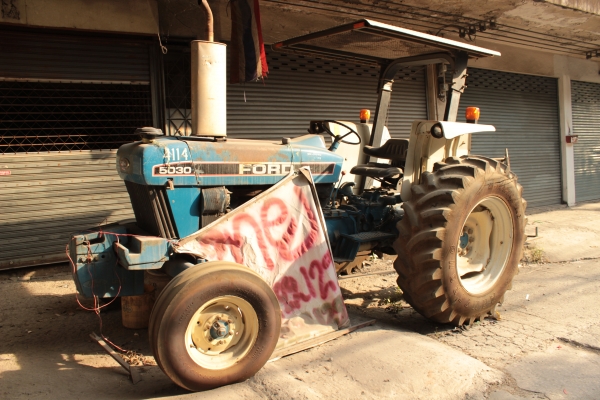 ขายรถไถ FORD 5030 63HP(แรงม้า) ขับเคลื่อน2 WD เกียร์กระปุก ราคา 400,000บาท