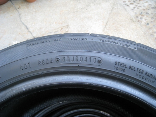 ยางDunlop 185/55 R15 ปี2010