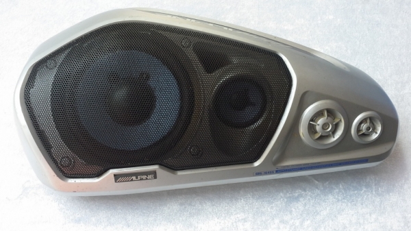 ลำโพงกล่อง Alpine ขับแยก เบส กลาง แหลม