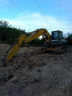 ขายด่วน KOMATSU PC200-3