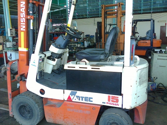 ขายรถนอกแท้ๆ รถไฟฟ้า แบบ4ล้อ นั้งขับ ขนาด1.5ตัน เสาสูง3เมตร รถสีเดิมๆ สภาพรถเดิมๆจากนอกแท้ๆ