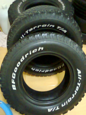 BF All 245-75-16  ปี08 เหลือคู่เดียวครับขาย2500 เอาไปเลยแถมฟรีอีก1เส้นครับ