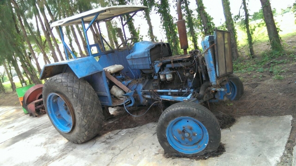 ขายรถไถ ฟร์อด เล็กเครื่อง3สูบตามสภาพ