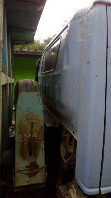 รถอีซูซุ 6 ล้อดั้ม NPR 120 แรงม้า ปี 40  สนใจติดต่อ 081 - 6079515