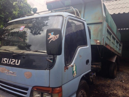 รถอีซูซุ 6 ล้อดั้ม NPR 120 แรงม้า ปี 40  สนใจติดต่อ 081 - 6079515