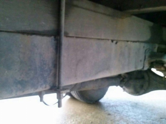 รถฮีโน่ 6 ล้อ รั้ว 117 แรงม้า.  สนใจติดต่อ 081 - 6079515