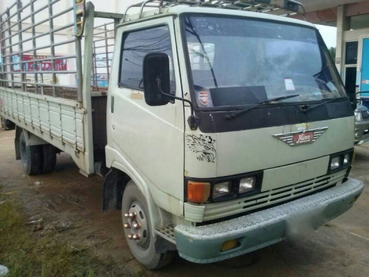 รถฮีโน่ 6 ล้อ รั้ว 117 แรงม้า.  สนใจติดต่อ 081 - 6079515