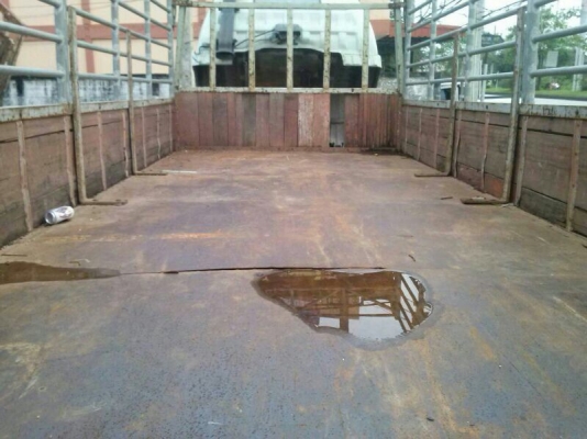 รถฮีโน่ 6 ล้อ รั้ว 117 แรงม้า.  สนใจติดต่อ 081 - 6079515