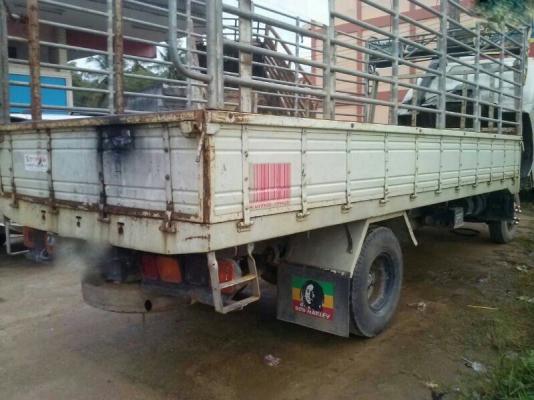 รถฮีโน่ 6 ล้อ รั้ว 117 แรงม้า.  สนใจติดต่อ 081 - 6079515