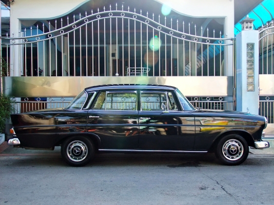 Benz 200 หางปลา ตากลม 220,000 (มือเดียวป้ายแดง) Benz 200 หางปลา ตากลม 220,000 (มือเดียวป้ายแดง)