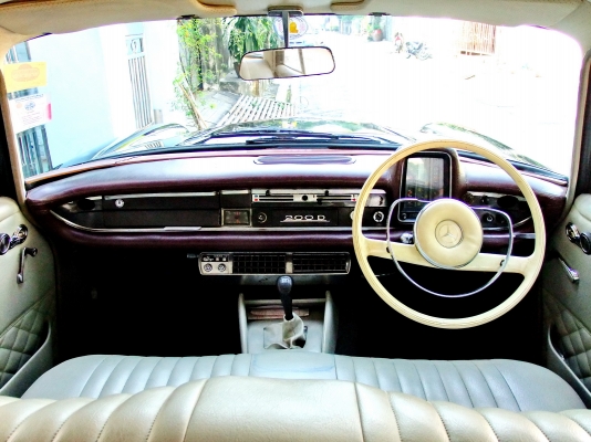 Benz 200 หางปลา ตากลม 220,000 (มือเดียวป้ายแดง) Benz 200 หางปลา ตากลม 220,000 (มือเดียวป้ายแดง)