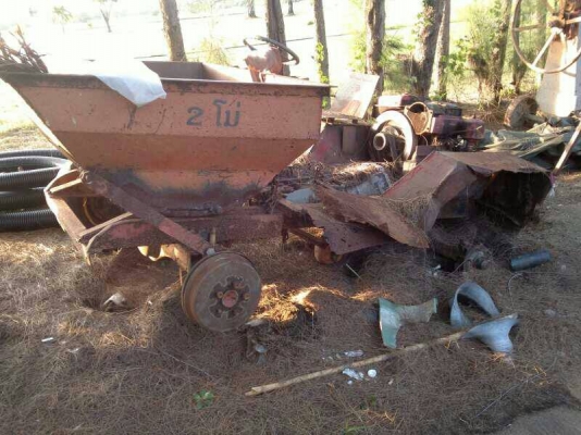 รถดั๊มพ์เปอร์ กับรถกอลฟ์