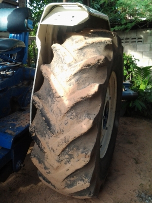 ขายรถไถ ford 6600