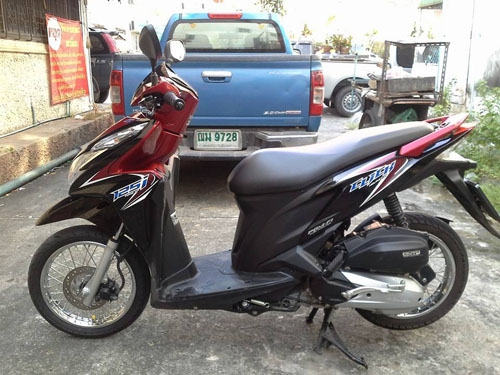 Click 125 i วิ่ง 800 กม. หลุดจำนำ สภาพเหมือนมือ 1 มีสำเนาหน้าเล่ม บัตรประชาชน ภาษี พรบ.พึ่งต่อให้ มีสัญญาซื้อขายให้ ใช้งานได้ปกติ