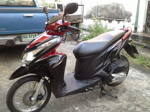 Click 125 i วิ่ง 800 กม. หลุดจำนำ สภาพเหมือนมือ 1 มีสำเนาหน้าเล่ม บัตรประชาชน ภาษี พรบ.พึ่งต่อให้ มีสัญญาซื้อขายให้ ใช้งานได้ปกติ