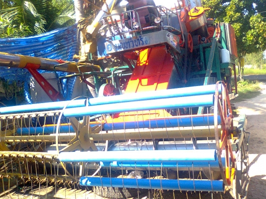 ขายรถเกี่ยวข้าวไทยเส็งเดี่ยวทรนง