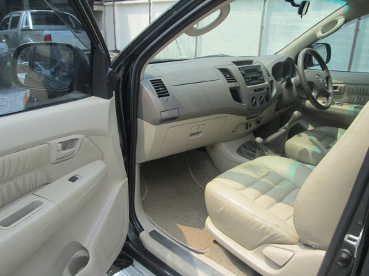 ต้องการขายหัวเก๋งและกระบะของ ของ vigo 4 ประตู 4x4 มีทุกสีสภาพ 80\% เหมาะสำหรับรถ Cab หัวเดียว   หรือรถอุบัติเหตุ  เรามีบริการเปลี่ยนให้ด้วย สิ่งที่จะได้ครับ  - หัวเก๋ง กระบะ ทุกชิ้นครบสมบูรณ์ - ภายใน แผงประตู พรมพื่น พรมหลังคา เกือบทุกอย่าง เว้น คอนโทรลพวง